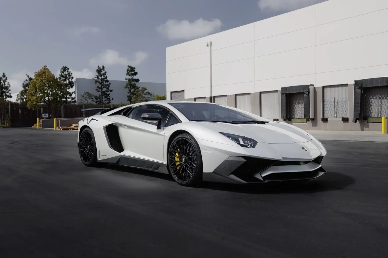 A white Lamborghini